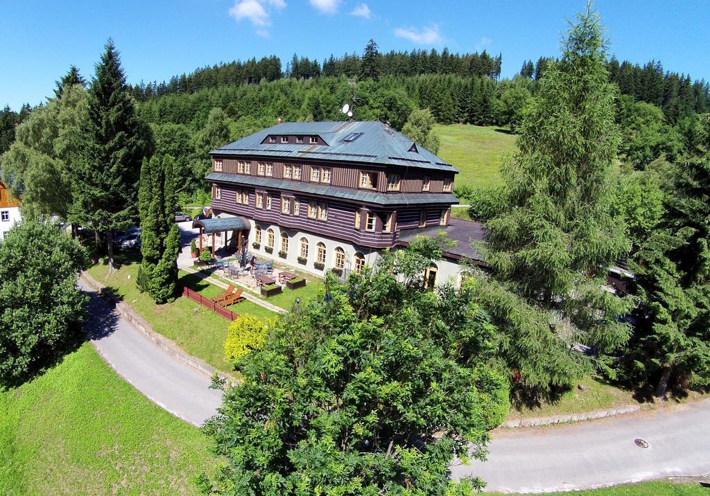 Alpsky Hotel Spindleruv Mlyn Exterior foto