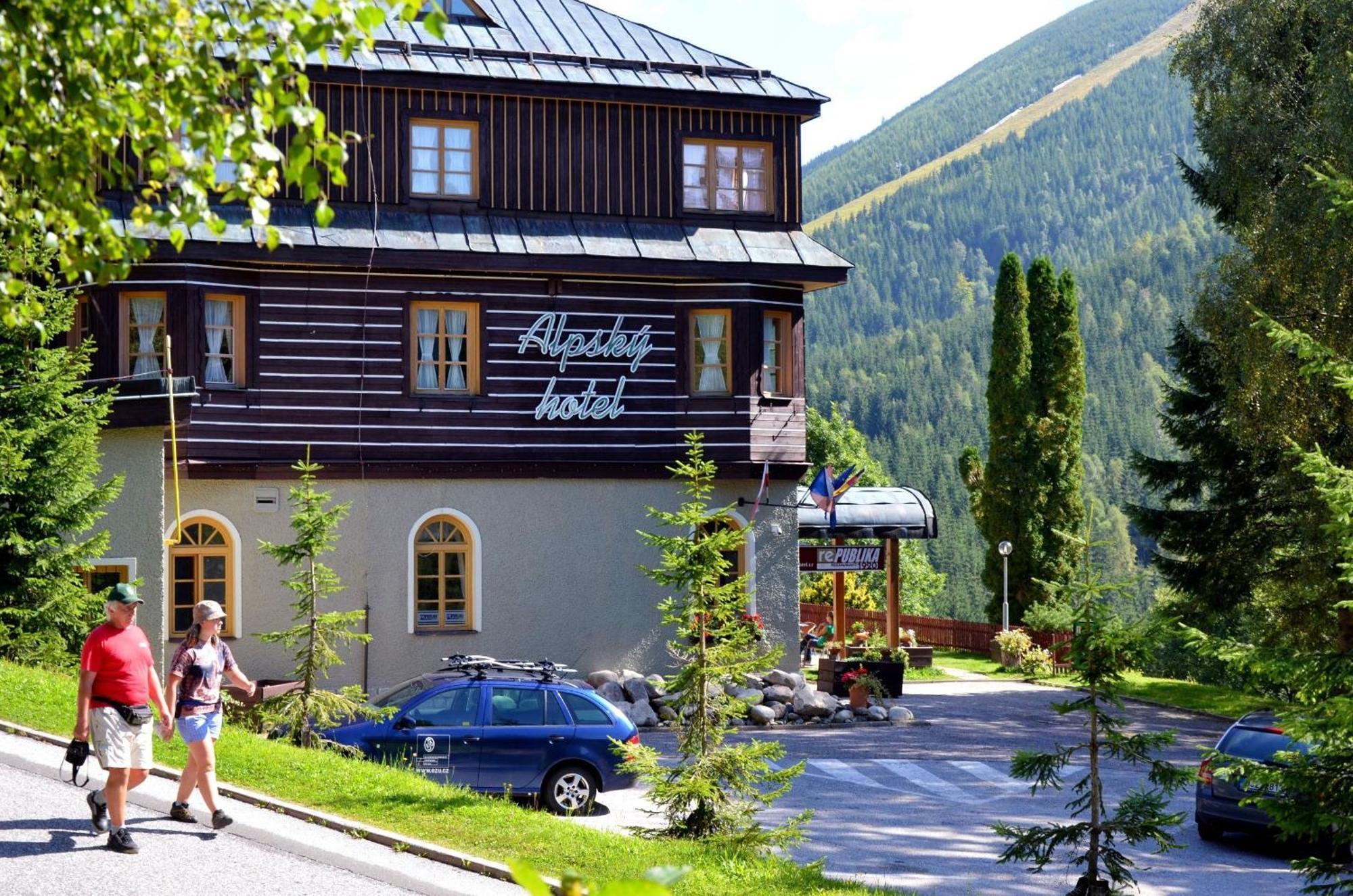 Alpsky Hotel Spindleruv Mlyn Exterior foto