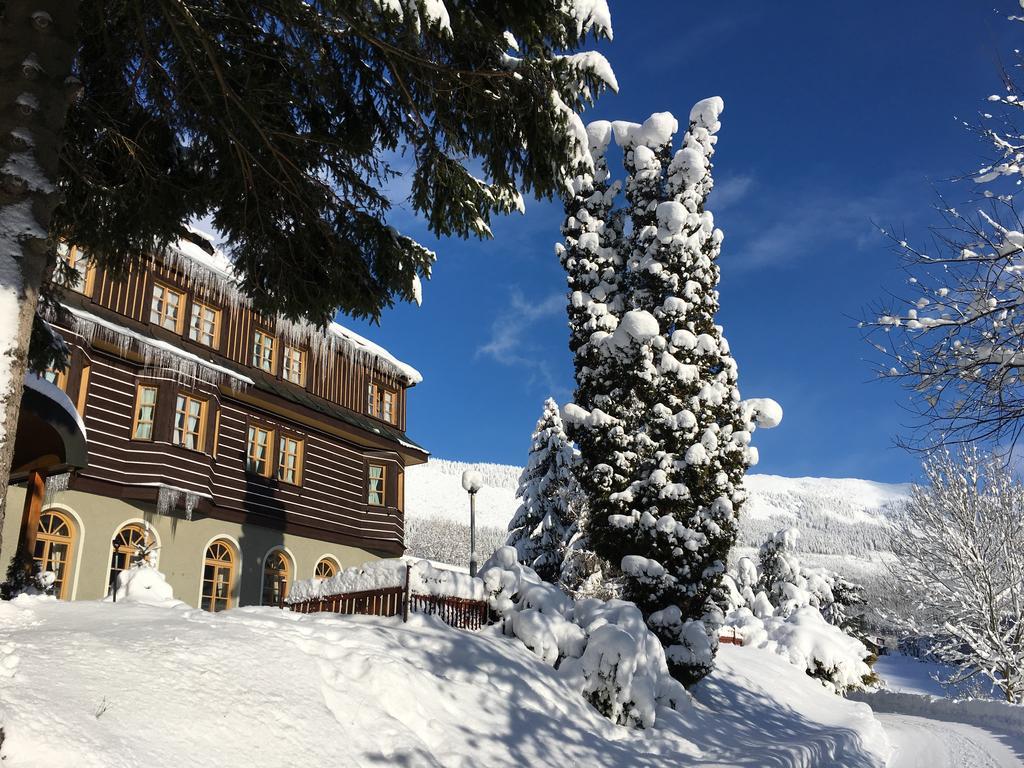 Alpsky Hotel Spindleruv Mlyn Exterior foto